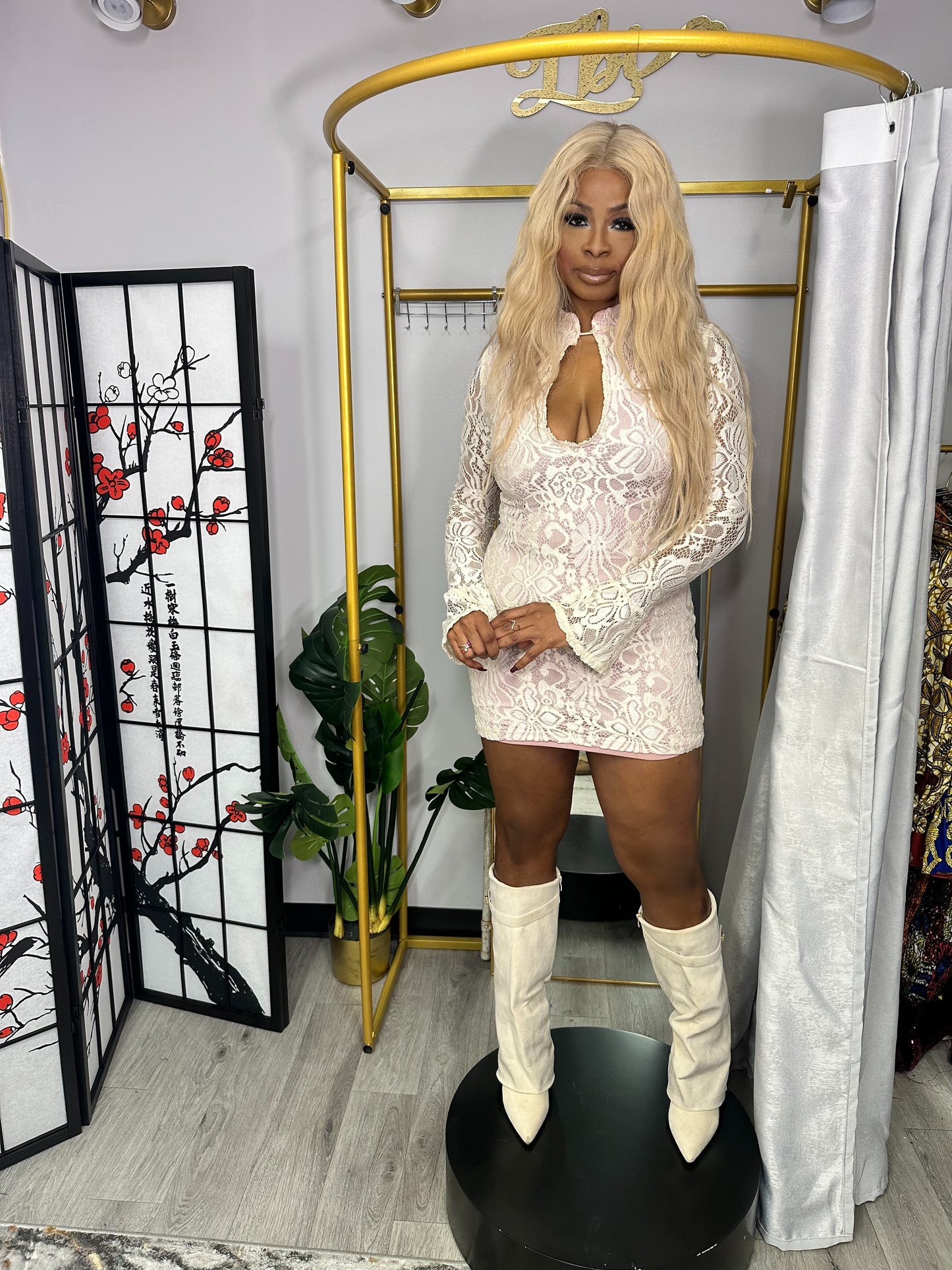 Lace me up dress in cream